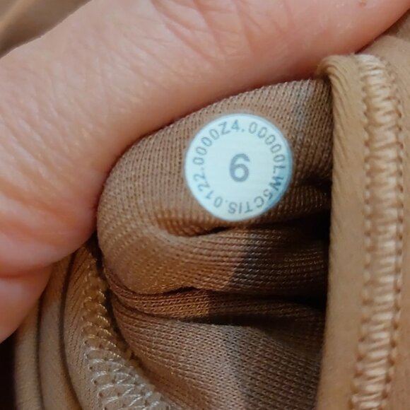 Lululemon leggings size 6 - Picture 4 of 5